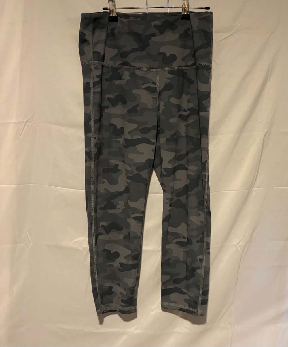 Zyia Active Leggings Size 4 Gray Camo Athletic Pants